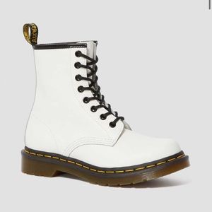 DR. MARTEN 1460 Smooth Leather Boots